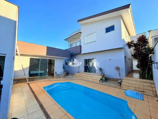 Casa com 4 Quartos para alugar, 296 m² por R$ 11.737/mês - Condominio Sonora - Londrina/PR