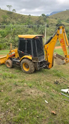 Retroescavadeira RANDON Rd406 advanced