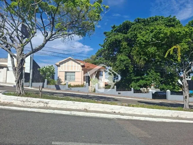 Casa com Terreno de Esquina à Venda por R$ 2.800.000 - Santo Antônio - Aracaju/SE