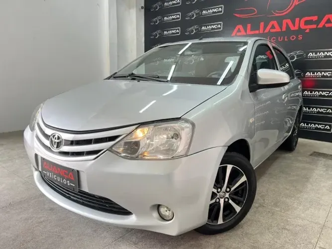 Toyota Etios X 1.3 Flex 16V 5P Mec. 2015