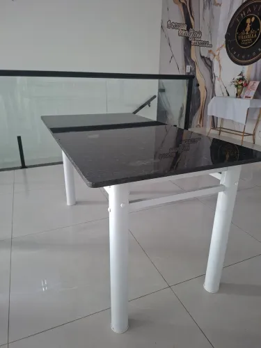 Mesa de marmore