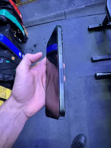 iPhone 15 Pro Max, usado em perfeito estado. Sem peça trocada.