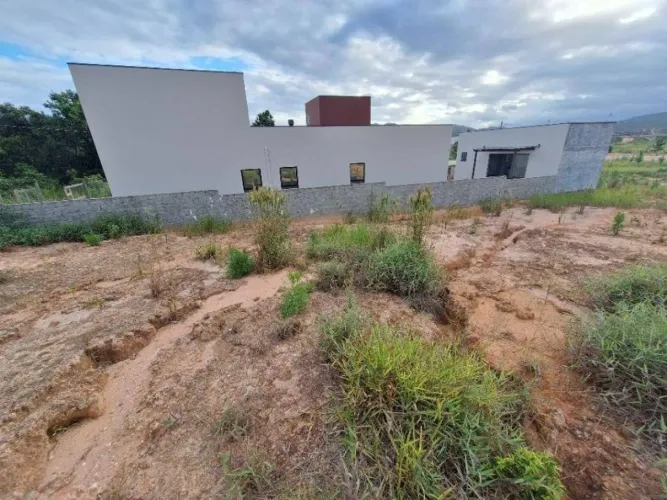 Terreno 390 m² (Lt. 18 - Qd. 92) - Areias de Baixo - Governador Celso Ramos - SC
