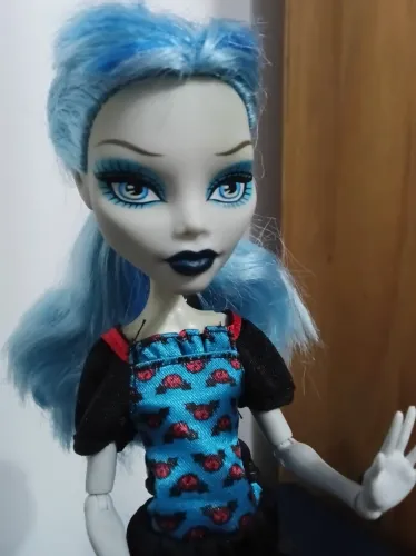 Boneca Monster High Ghoulia Yelps Freaky Fusion
