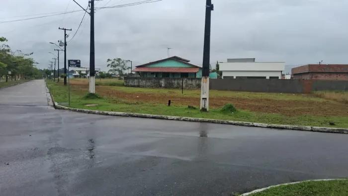 Casa de condomínio para venda possui 750 metros quadrados em Moema - Santa Izabel do Pará
