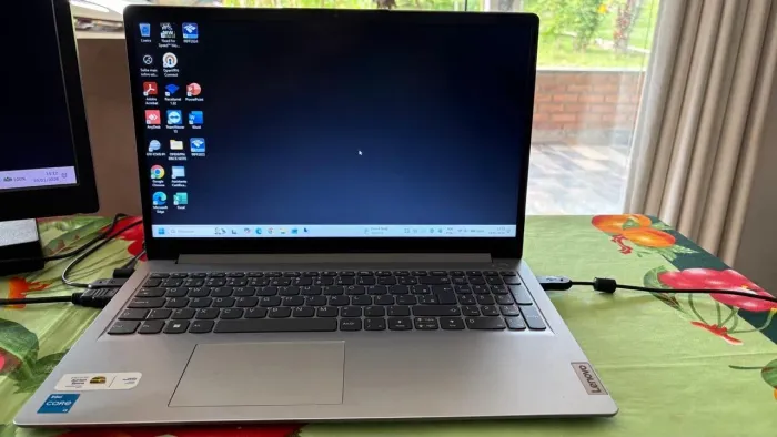Vendo notebook Lenovo i3 décima segunda geração usado