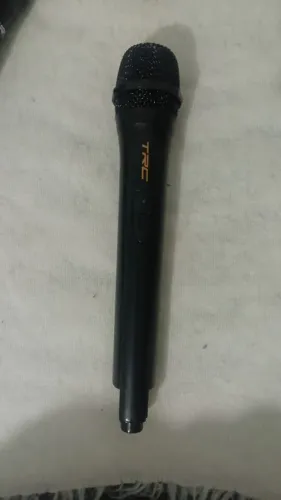microfone sem fio da marca TRC Sound, para caixas de som da marca TRC