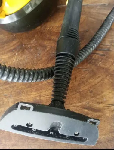 Máquina de limpeza a vapor Britânia