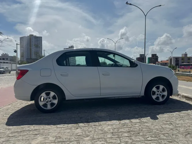Renault Logan Dyna. Easyr Hi-flex 1.6 8V 2015