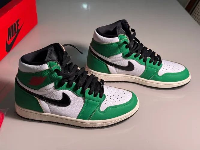Air jordan high lucky green tamanho 38