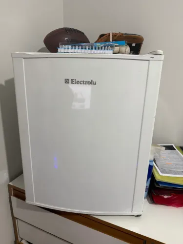 Vendo frigobar electrolux RE 80