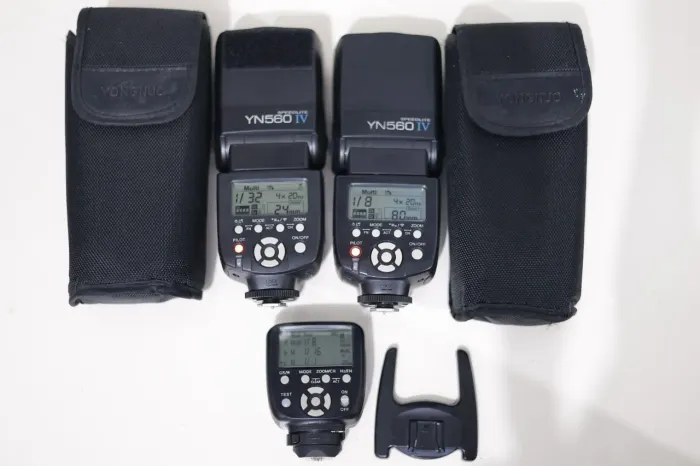 KIT COM 2 FLASH E 1 RADIO YONGNUO
