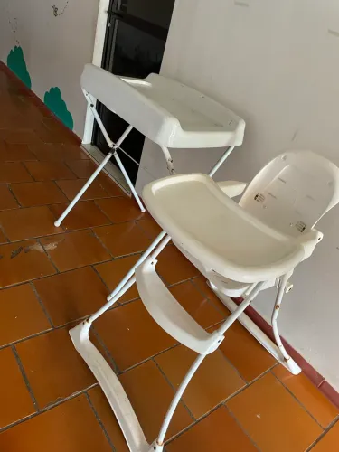 Cadeirão e trocador infantil