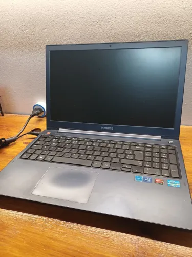 Notebook SAMSUNG 15.4' I5, 8Gb de memória, 480GB SSD, 2GB de Vídeo AMD 