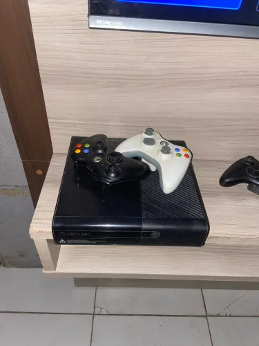 xbox 360 super slim com 215 jogos