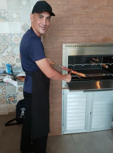 Churrasqueiros, garçons e copeiras para festas e eventos em Recife/PE