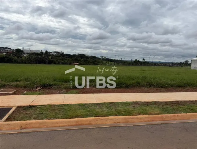 Vendo Terreno no Condomínio Parqville Figueira com 562m²