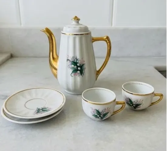 JOGO DE CAFÉ EM PORCELANA CASCA DE OVO