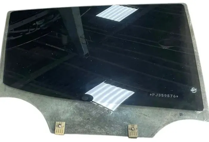 Porta traseira kwid com (avaria)