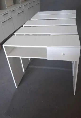 Vende-se mesa de manicure entrega grátis pra zona norte, São Gonçalo, Extremoz.