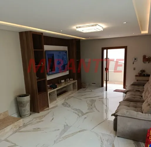 Sobrado de 2021m² em Serra Da Cantareira