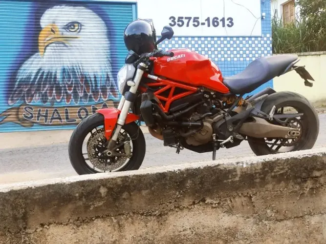 Oportunidade: Ducati Monster 821 - 2015 ?