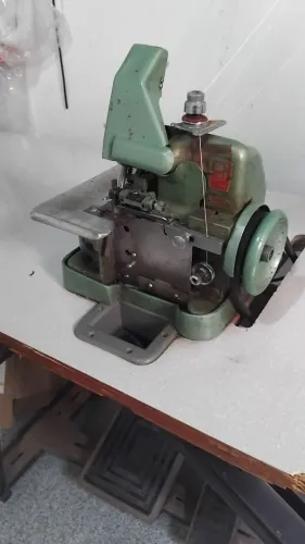 Máquina de Costura Overlock GN1-113 Já Montada e Pronta para Uso