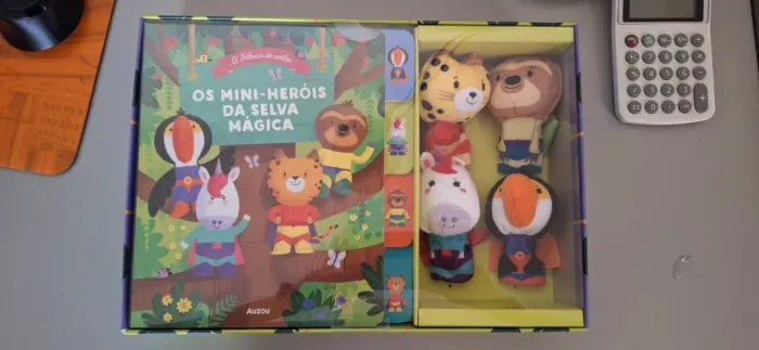A Fábrica de Histórias - Os Mini-Heróis da Selva Mágica -Livro Educativo Infantil Dedoches