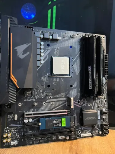 KIT RYZEN 5 5600G+32GB RAM 3200MHZ FURY +B550M AORUS ELITE - PARCELO