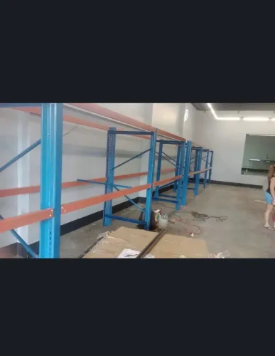 Porta paletes, prateleiras e armários 