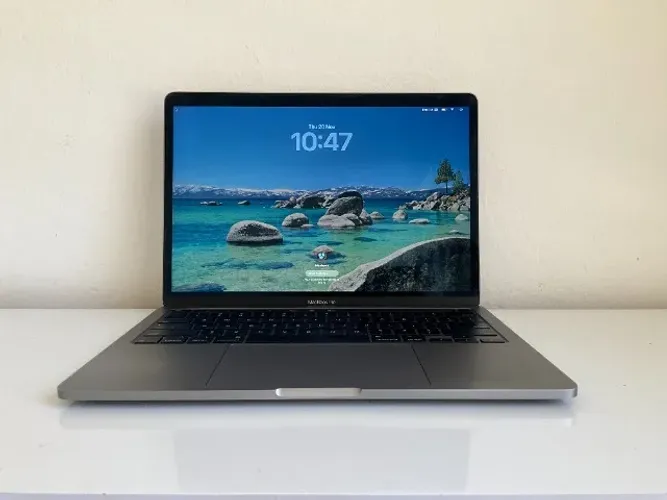 Macbook Pro 4 ports 2020 Touch Bar 16gb RAM 500gb ssd $3299 barato para sair rápido A2251