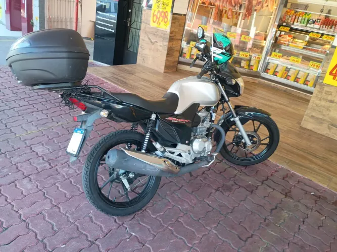 Start 160 prata 2024 30,000km freio a disco pneus sem camara.