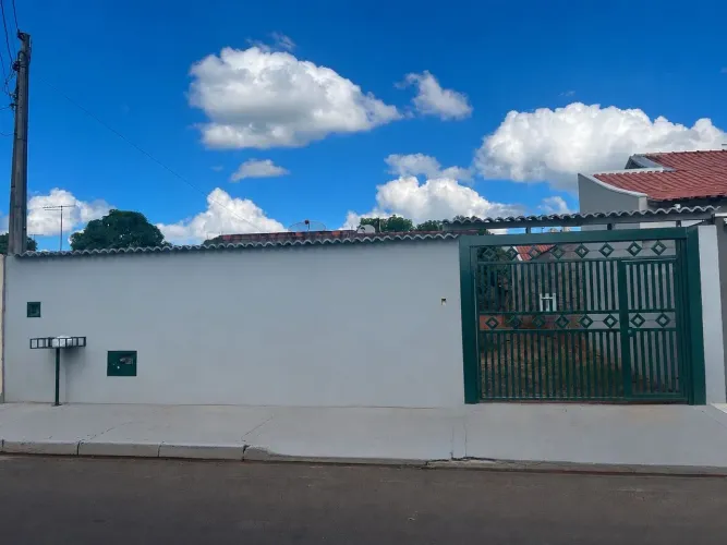 Casa para Venda, 3 dormitórios, 2 banheiros