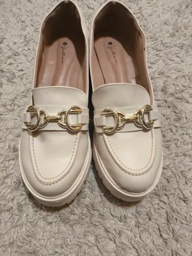 Sapato bege 37