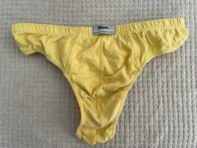 Cueca Amarela