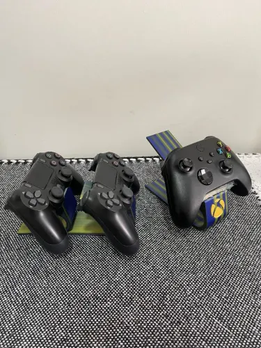 Suporte para controle de Xbox e Playstation 