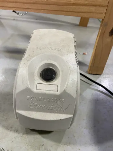 Estabilizador Lexman Eternity 300VA - 4 Tomadas