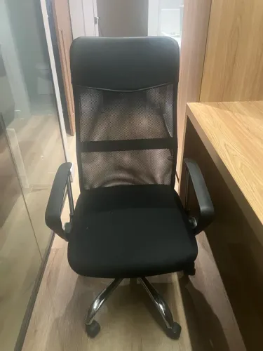 Cadeira de escritório nova