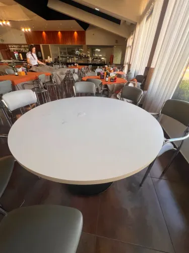 Vendo mesas redondas e quadradas 