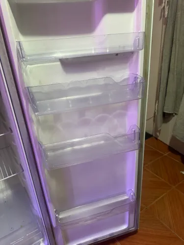 Vendo Geladeira Electrolux RE31