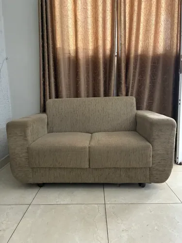 Sofá 2 lugares muito confortável e bem conservado!