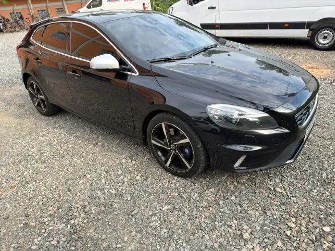 Volvo V40 T-5 R-design 2.0 Aut. 2014