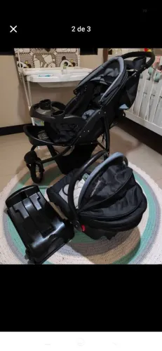 Carrinho de bebê 03 rodas com bebê conforto 