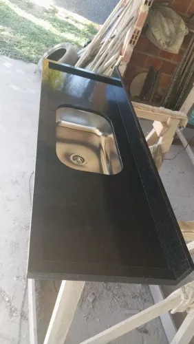 Pia de cozinha na cor preto são Gabriel