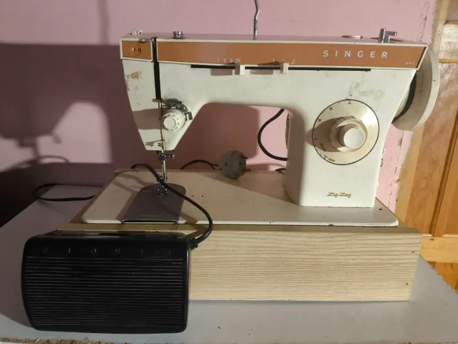 Máquina de costura Singer 247 Zig zag