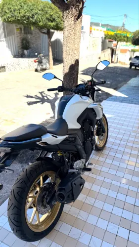 Moto novinha