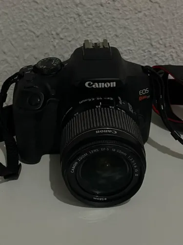 Câmera Canon EOS Rebel T7