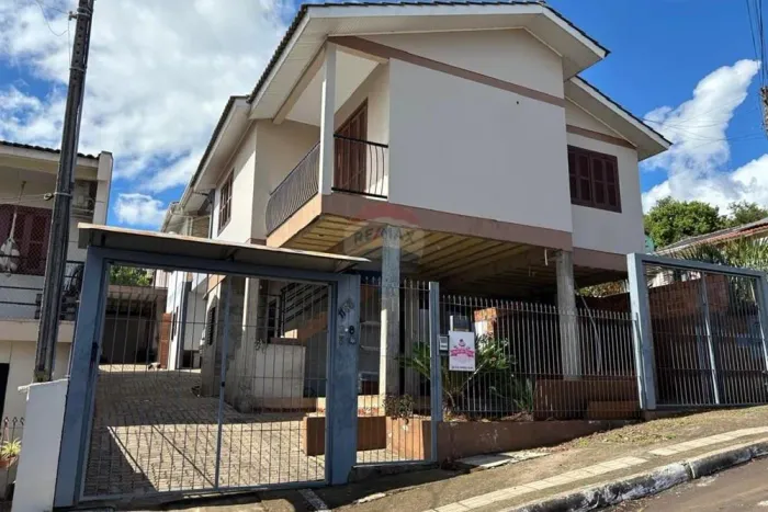 CASA 03 DORM. SARANDI/RS