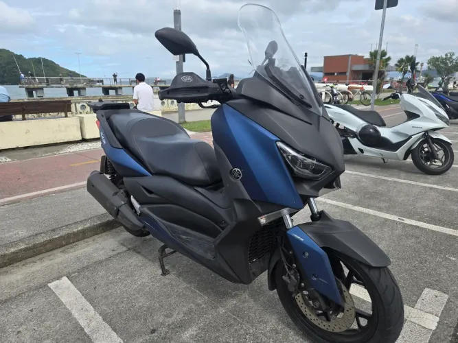 Xmax 250 Yamaha Baixo km