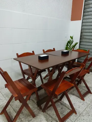 MESA DE MADEIRA DOBRÁVEL (6 MESAS C/ 24 CADEIRAS)